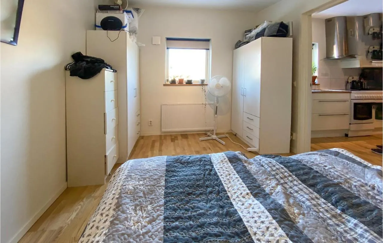 1 Bedroom Stunning Home In Landvetter 0*,