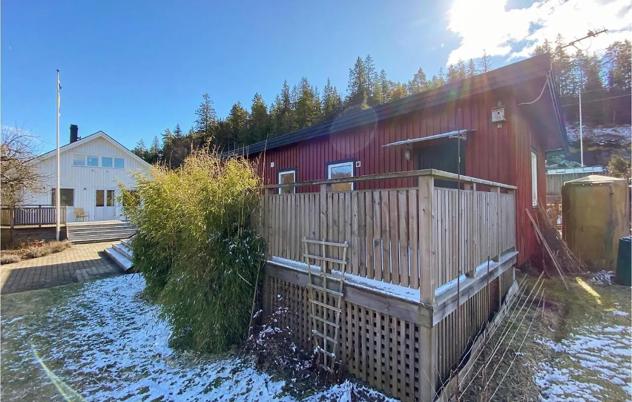 1 Bedroom Stunning Home In Landvetter Holiday home